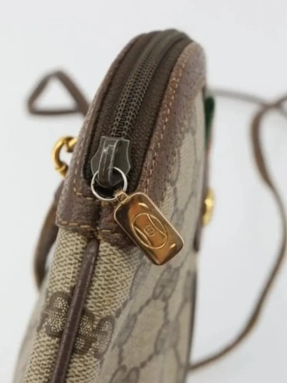 Gucci brand	gucci color	beige